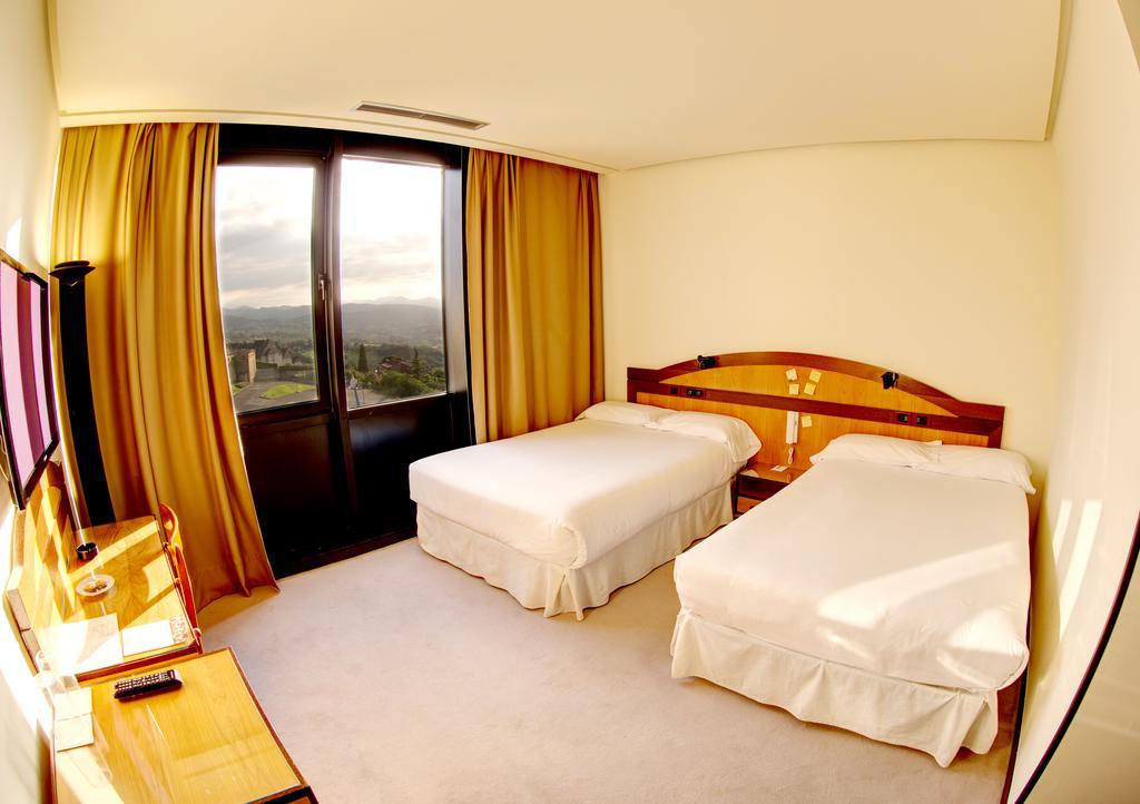 New Hotel Oviedo Room photo