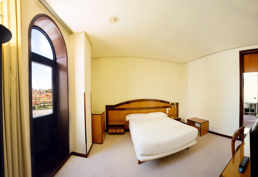 New Hotel Oviedo Room photo